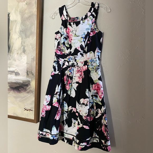 White House Black Market|4| “Faille Firl” in black & parasol pink. NWT. - Picture 9 of 9